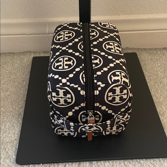 Tory Burch Black and White Cosmetic Bag - Picture 4 of 7
